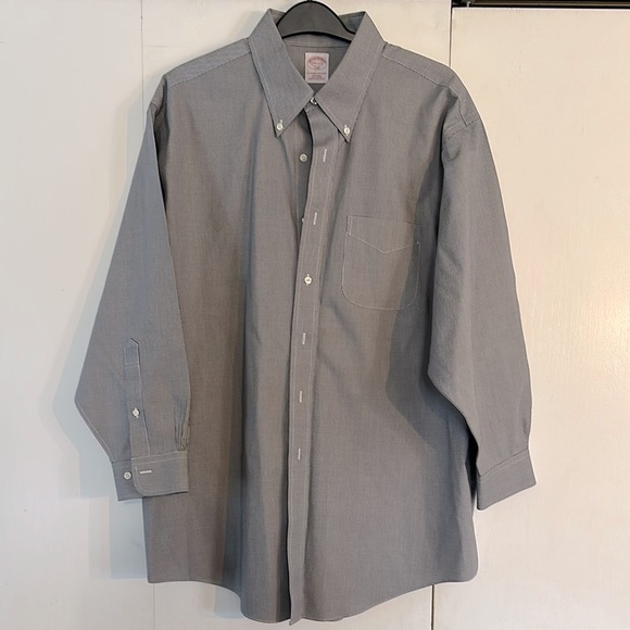 EUC Men’s Brooks Brothers Non-Iron Shirt - Size 17 1/2- 2/3 - Picture 1 of 2